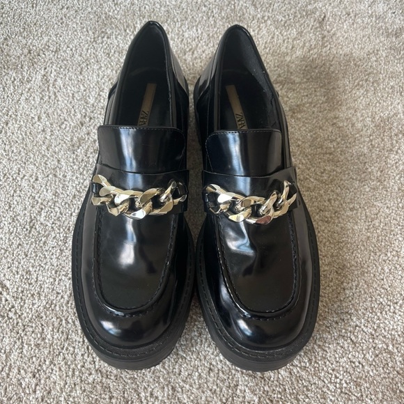 Zara Black Chunky Y2K Platform Loafer Gold Chain Slid On Faux Patent Leather - Picture 2 of 9